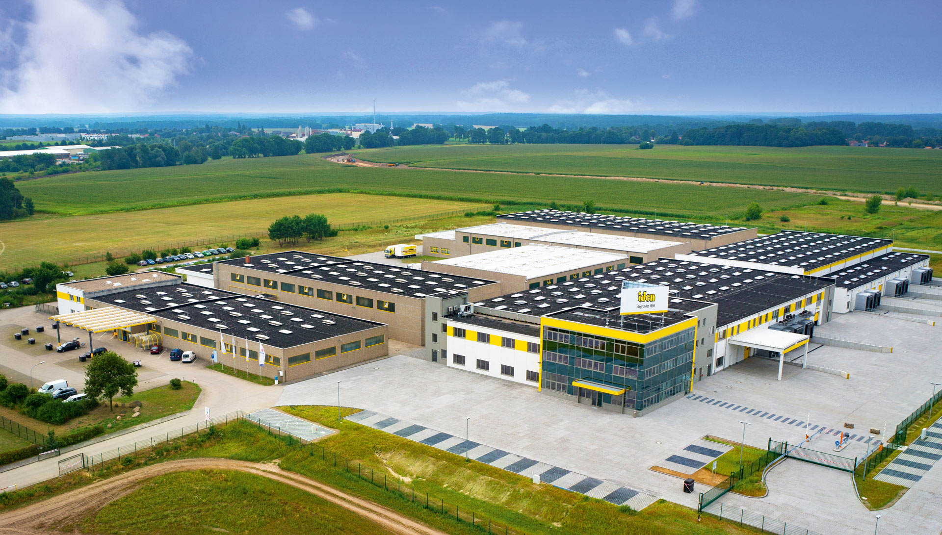 Das Bild zeigt das Logistikcenter der Iden-Gruppe in Golßen